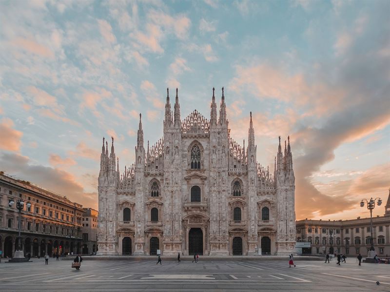 italy-milan-mxp-duomo-cathedral-square-sunset.jpg